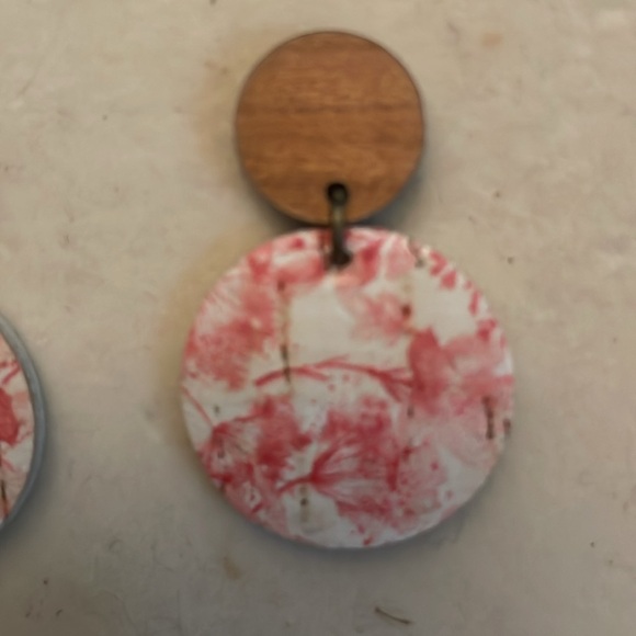 1.5” double tan white pink cork style stud earrings - Picture 9 of 12